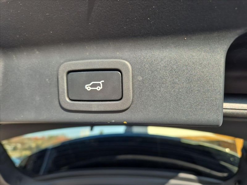 Jaguar F-Pace 3,0 30d AWD - fotka 13 z 20