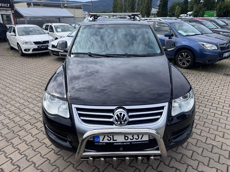 Volkswagen Touareg (2010) 4X4 3,0 TDI V6 176 KW - fotka 8 z 47