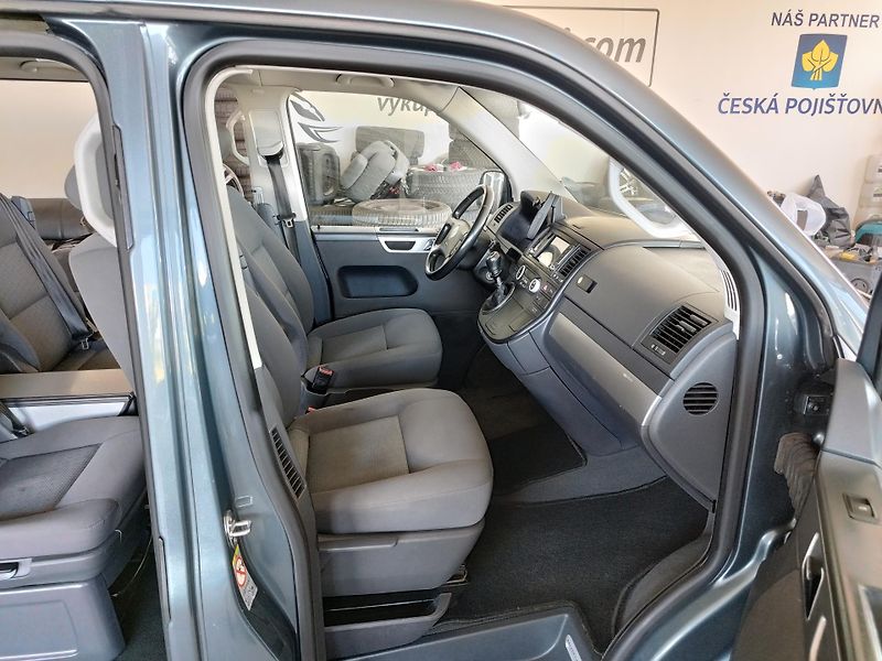 Volkswagen Multivan (2006) TDI,96KW,7MÍST,ALU,TAŽNÝ - fotka 12 z 21