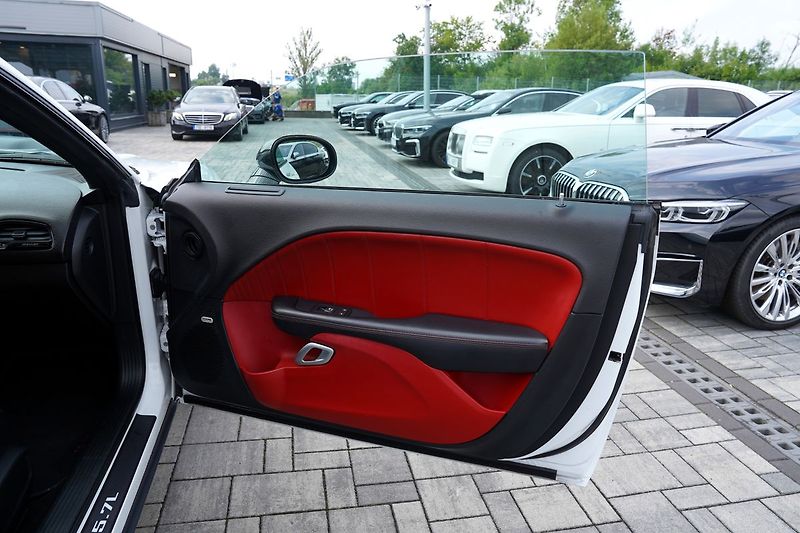 Dodge Challenger 5.7L V8 Hemi/Shaker/kůže/375 P - fotka 15 z 41