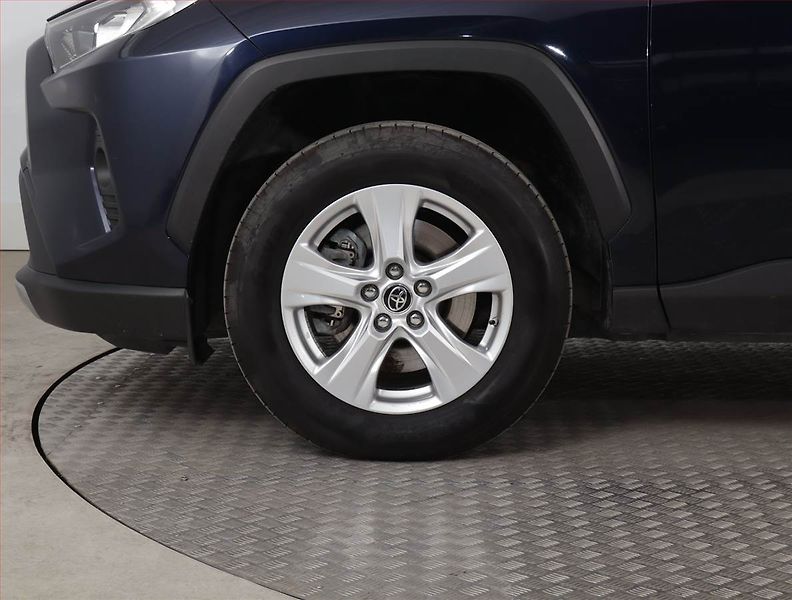 Toyota RAV4 (2022) Business 2.5 Hybrid - fotka 15 z 19