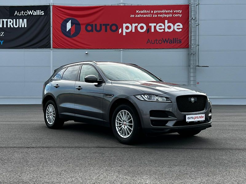 Jaguar F-Pace 20d Aut. Prestige AWD PANO TZ  - fotka 2 z 25