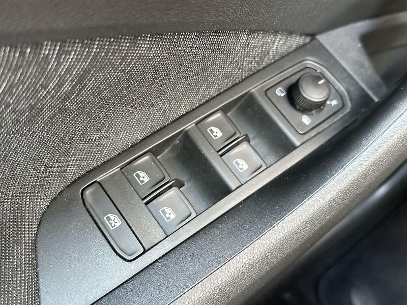 Škoda Kamiq (2023) 1.0 TSI Style - fotka 17 z 28