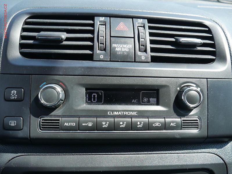 Škoda Fabia (2012) 1.2 TSi, Ambition - fotka 17 z 19