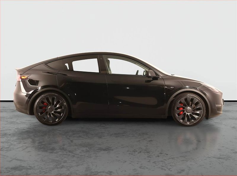 Tesla Model Y (2023) Performance 79kWh, SoH 93% - fotka 6 z 33
