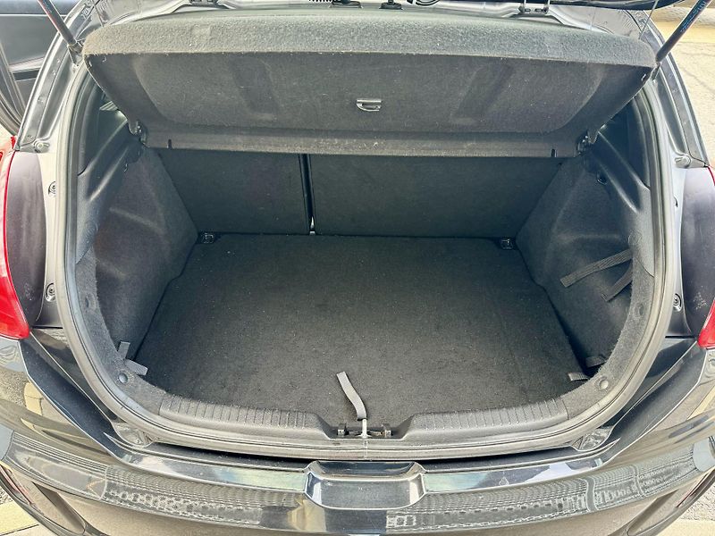 Kia Ceed (2016) 1.6 T-GDI 150kW GT Plus RECARO - fotka 24 z 25