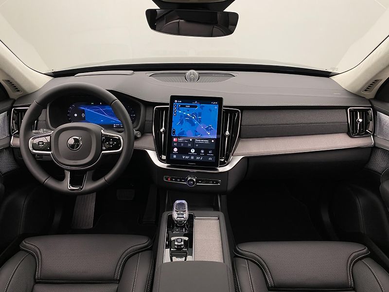Volvo XC90 (2026) T8 AWD RECHARGE DARK ULTRA - fotka 2 z 75