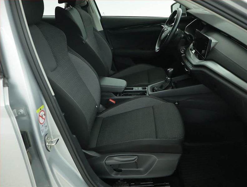 Škoda Octavia (2022) Ambition 2.0 TDI, ČR,1.maj - fotka 9 z 15