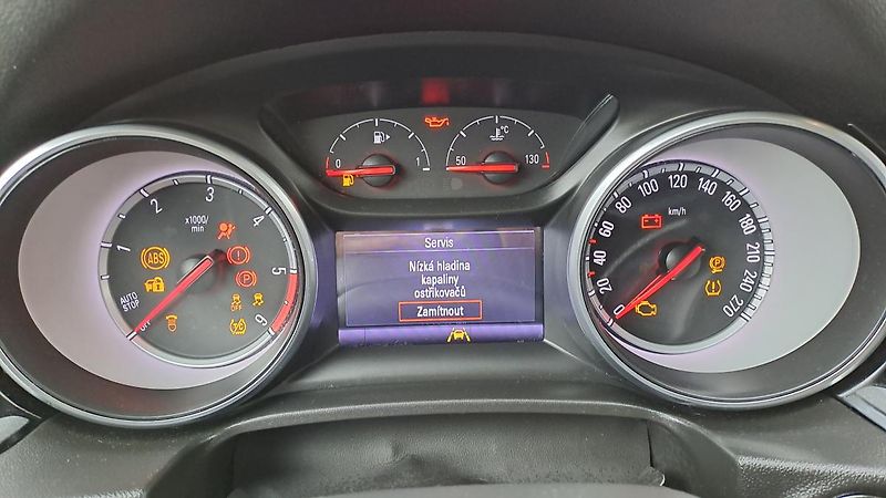 Opel Insignia 1.6 ST EcoTEC BusinessNAVI - fotka 23 z 30