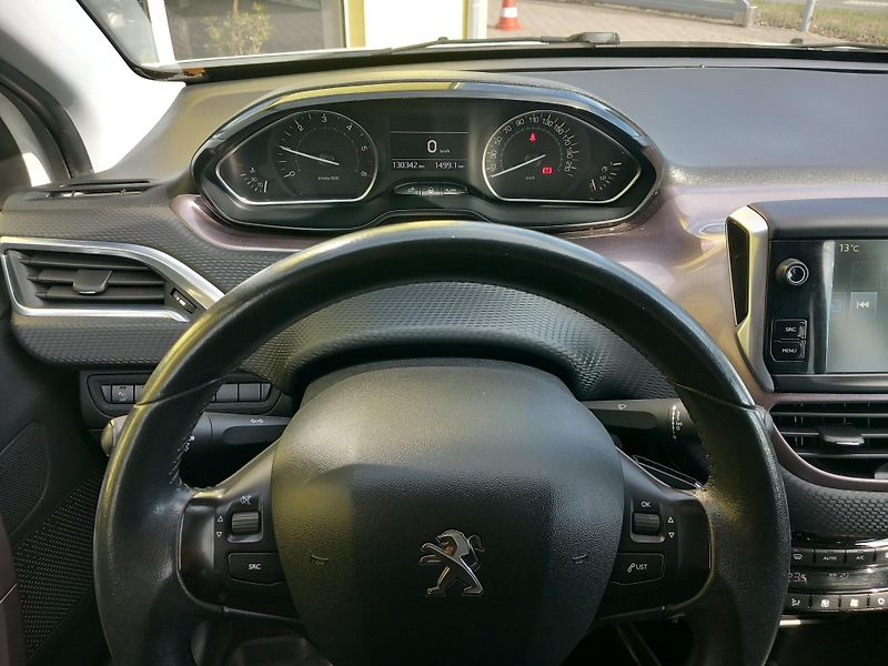 Peugeot 2008 (2015) 1,6HDi STYLE NAVI VYHŘ.SED. - fotka 21 z 38