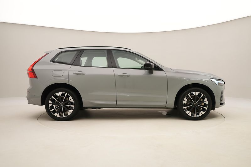 Volvo XC60 T8 AWD RECHARGE DARK ULTRA CZ - fotka 14 z 61