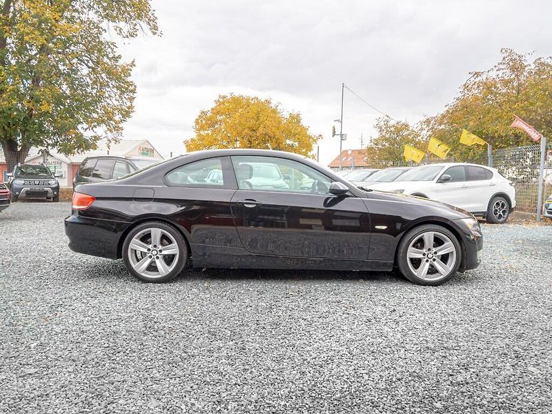BMW Řada 3 (2009) 320I 125KW man – PĚKNÝ - fotka 4 z 42