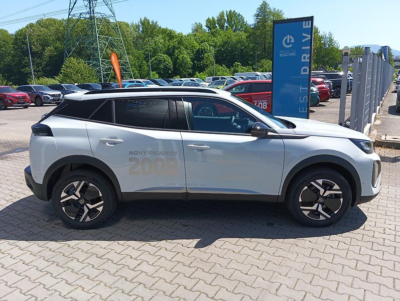 Peugeot 2008 (2026) ALLURE Hybrid 145 e-DCS6 - fotka 8 z 21