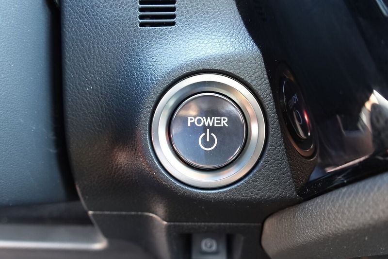 Lexus ES 300h ES300h 2,5HSD Prestige Top - fotka 28 z 39