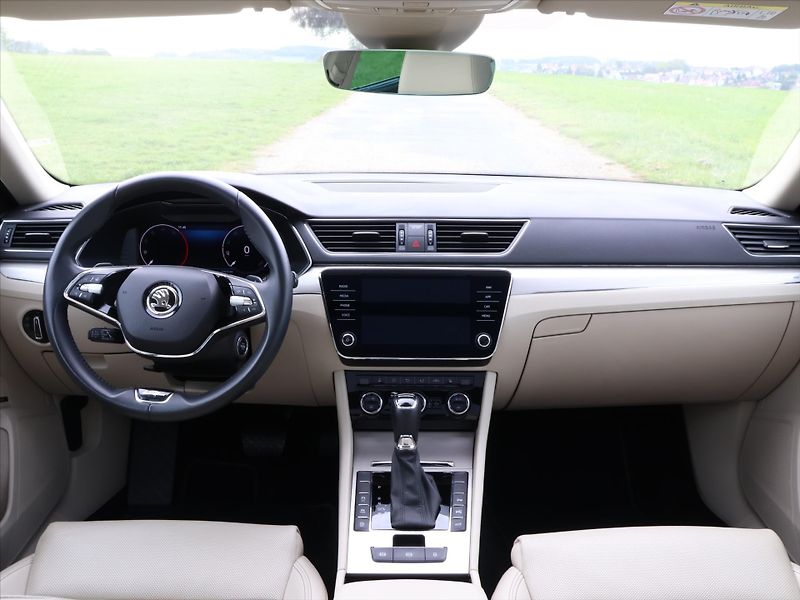 Škoda Superb 2.0 TDI 147kW DSG L&K DPH CZ - fotka 26 z 34