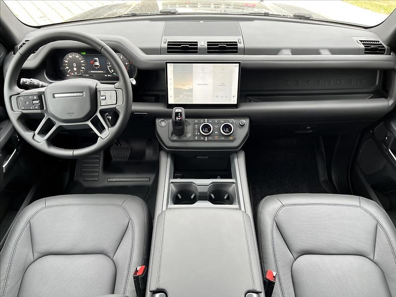 Land Rover Defender (2026) 110 D250 X-DYNAMIC SE - fotka 15 z 34