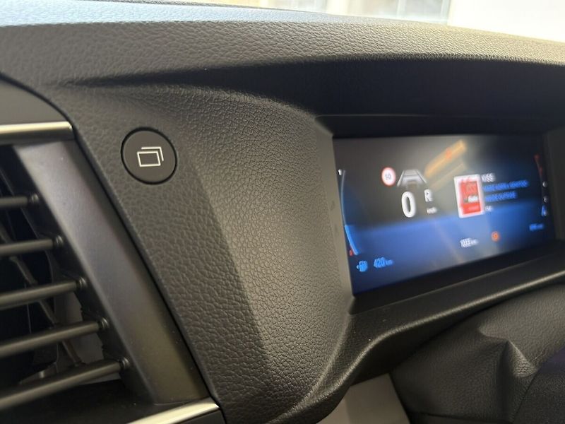 Toyota ProAce Verso 2,2 L1 2,0D AT8 7S VIP - fotka 16 z 37