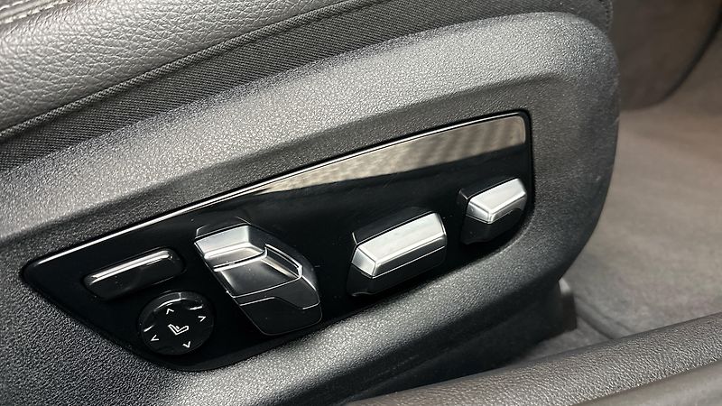 BMW Řada 5 540d AUT xDrive M-sport Tourin - fotka 22 z 33