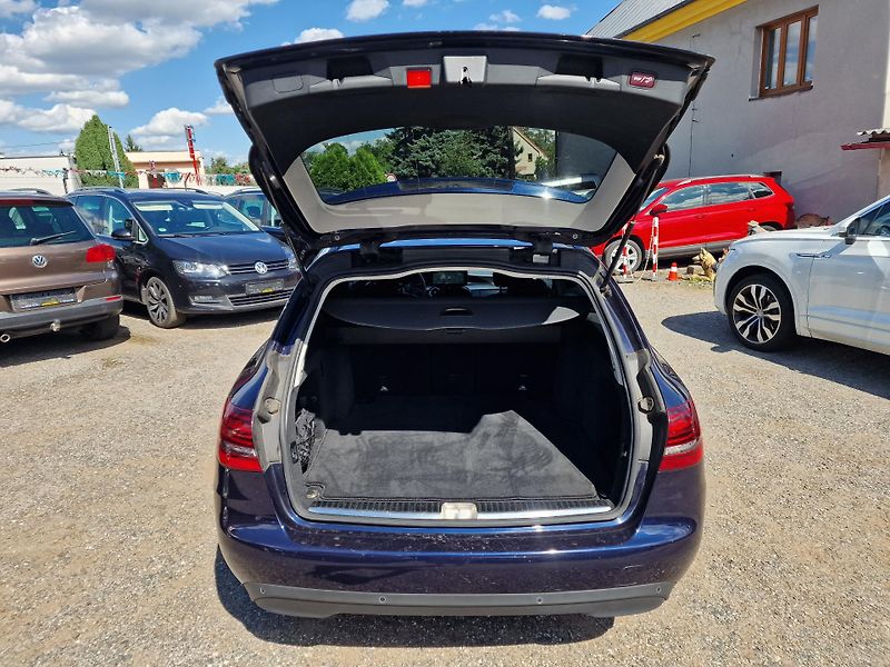 Mercedes-Benz Třídy C C200d 118KW FL KAMERA NAVI - fotka 9 z 27