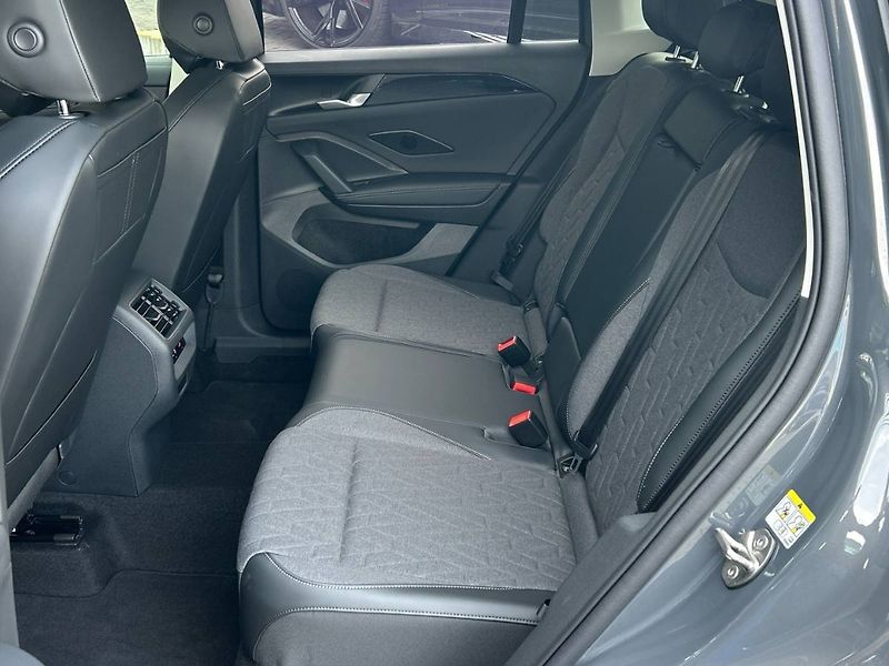 Volkswagen Tiguan (2026) 1,5 eTSI mHEV 7DSG People - fotka 13 z 35