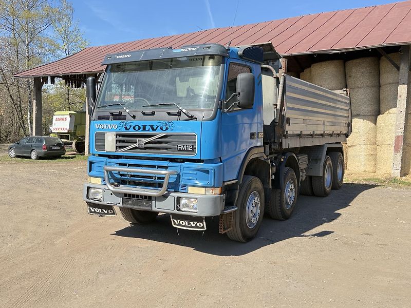 Volvo FM (2002) 420 8x4 MANUAL - fotka 2 z 12