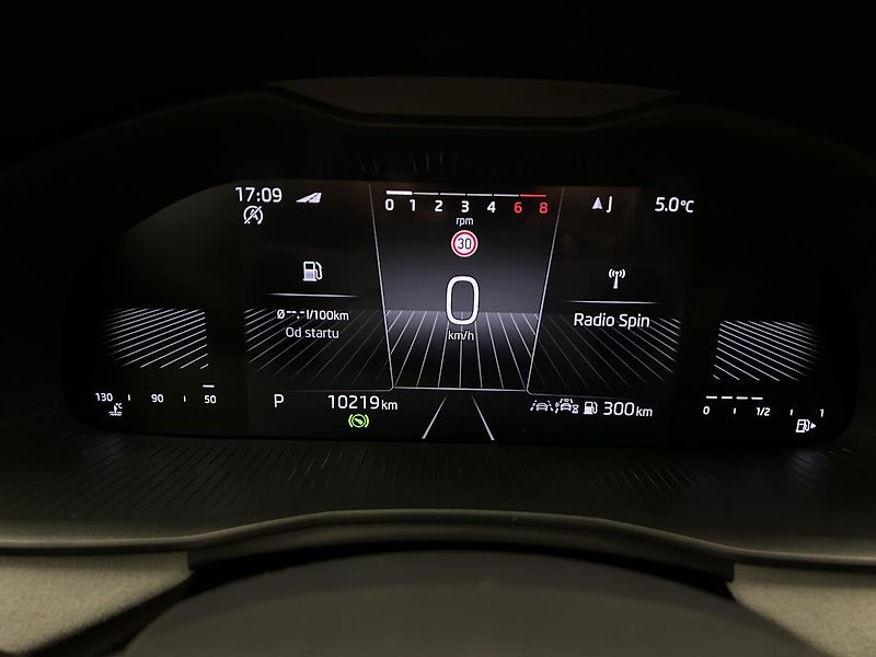 Škoda Scala 1.0 TSi Top selection - fotka 17 z 25