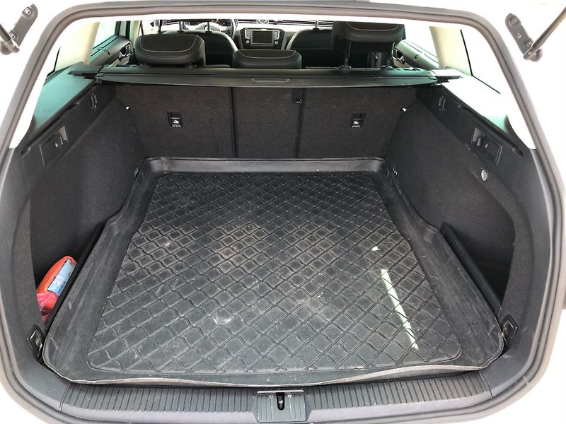 Volkswagen Passat Variant 2.0 TDi 4-Motion HIGHL - fotka 13 z 29