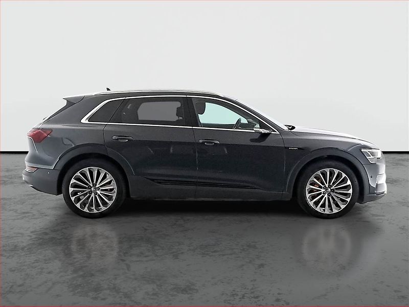 Audi e-tron (2019) 55 quattro, SoH 100% - fotka 6 z 20