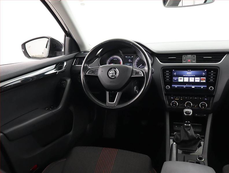 Škoda Octavia (2017) Style 1.8 TSI, Serv.kniha - fotka 7 z 22