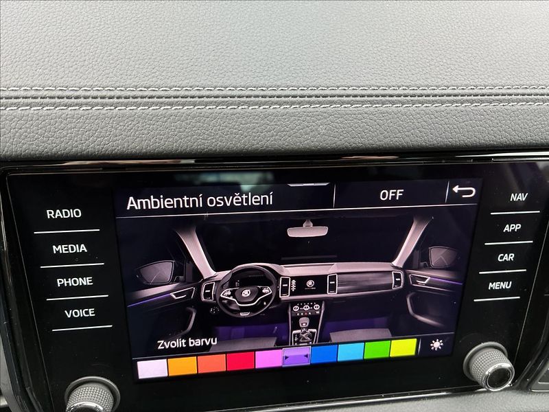 Škoda Kodiaq 2,0 TDI 4X4 147 KW TAŽNÉ PANO - fotka 30 z 36