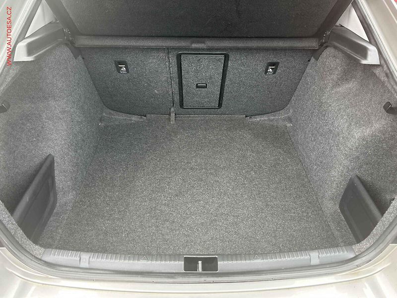 Škoda Rapid (2013) 1.2 TSI, ČR - fotka 7 z 17