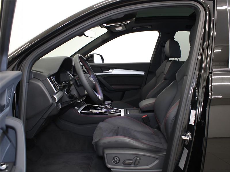 Audi Q5 2,0 e55TFSi Q. S-Line B&O ČR - fotka 6 z 40