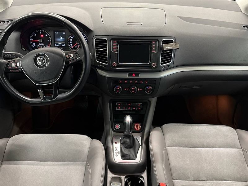 Volkswagen Sharan (2018) 2.0 TDI 7DSG 4MOTION Highline - fotka 5 z 27