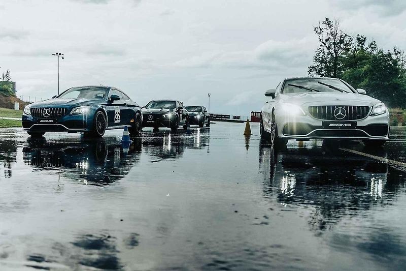 AMG SL je dnes poměrně univerzálním autem