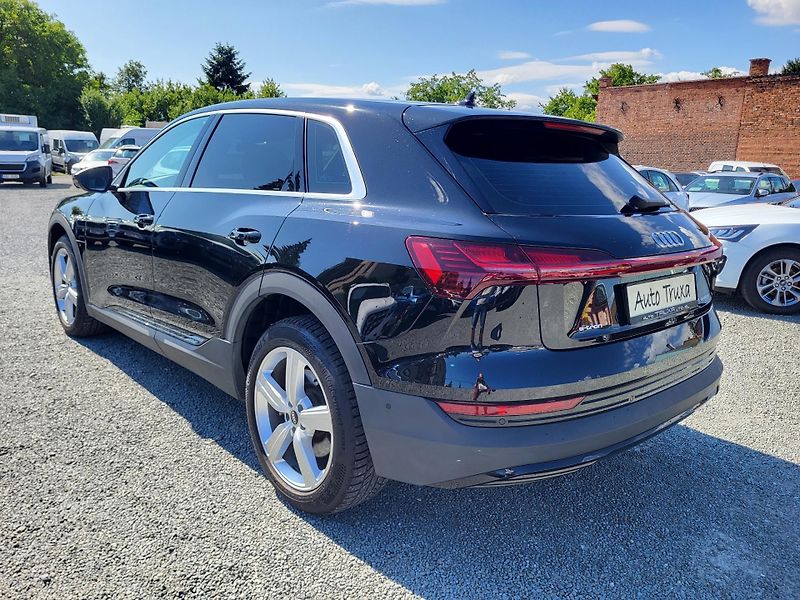 Audi e-tron 55 Quattro 300kW ČR 1.majitel - fotka 3 z 50