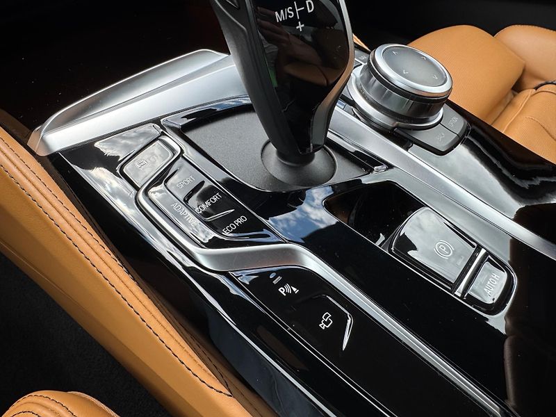 BMW Řada 5 (2022) M550i Xdrive - CZ - DPH - fotka 16 z 30