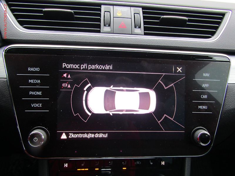 Škoda Superb (2020) 2.0TDi, ČR, Ambition, DSG - fotka 15 z 16