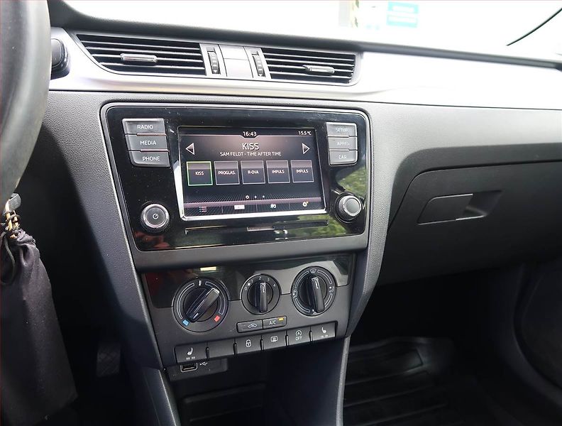 Škoda Rapid (2019) 1.0 TSI, Park. senzory - fotka 12 z 18
