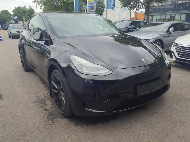 Tesla Model Y RWD 235kw 95,3 % - fotka 1 z 7