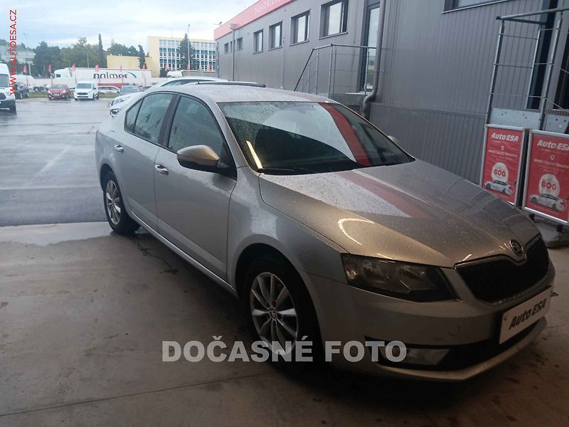 Škoda Octavia (2014) 2.0 TDi, ČR, servis.kniha - fotka 1 z 3