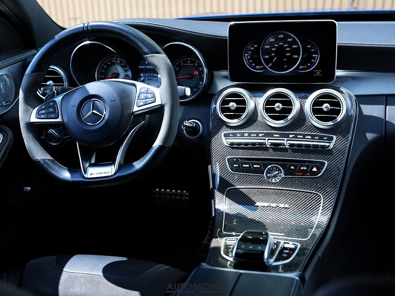 Mercedes-Benz Třídy C (2017) C 63 AMG Burmester, Head-Up - fotka 10 z 37
