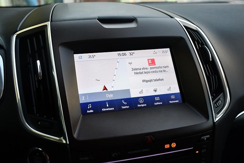 Ford S-MAX 2,0TDCi ČR 1.MAJITEL 140KW AT - fotka 32 z 53