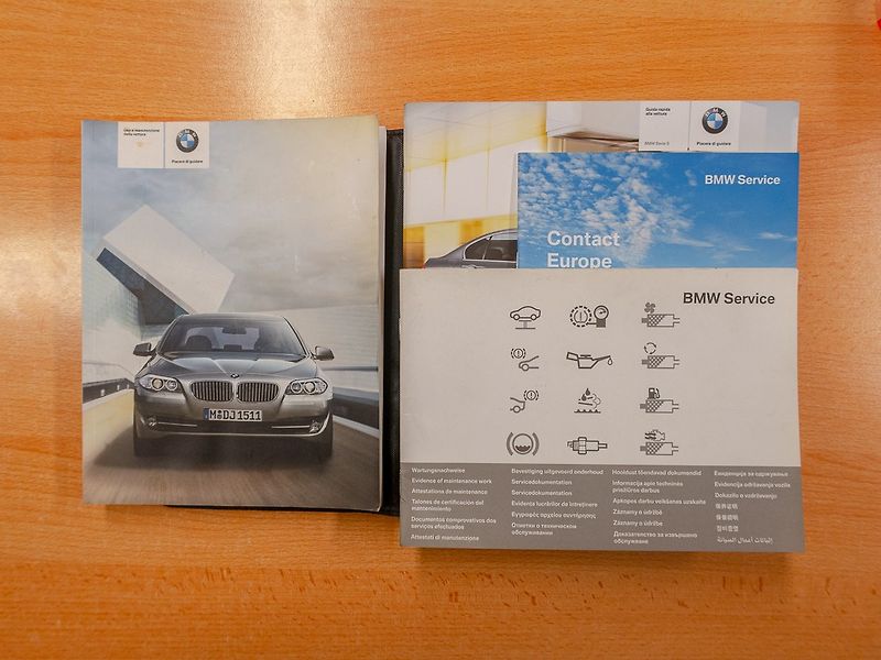 BMW Řada 5 (2010) 3.0i mat – NAVI - fotka 48 z 49