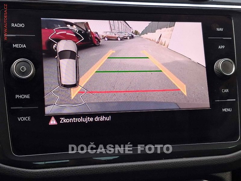 Volkswagen Tiguan (2021) 1.5 TSi, Life, DSG, kamera - fotka 16 z 17