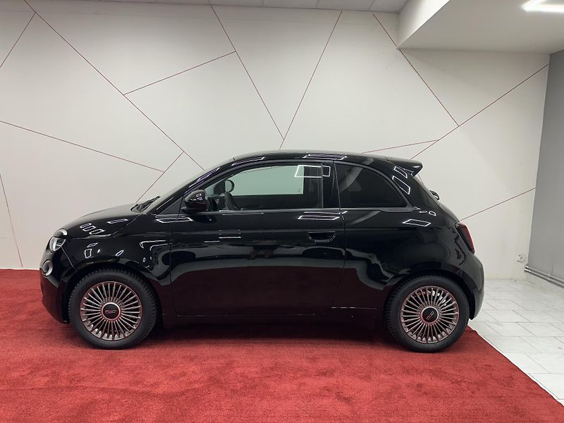 Fiat 500e (2022) 42kwh*KAMERA*10”UCONNECT*TOP - fotka 2 z 16