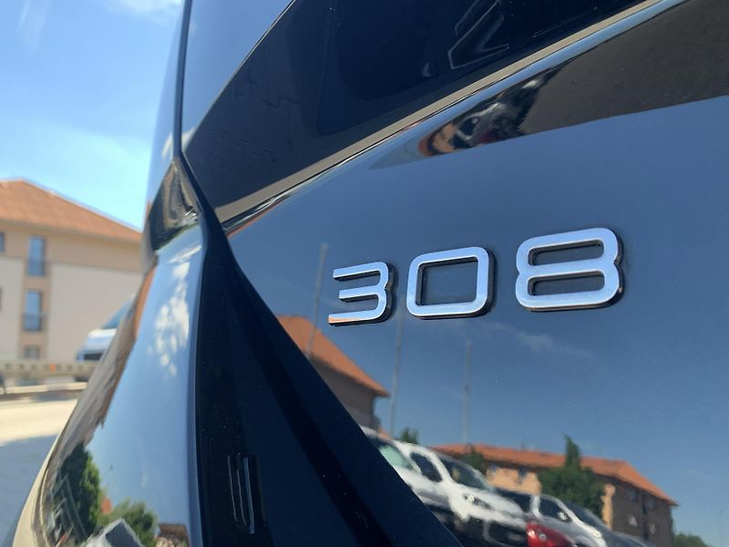Peugeot 308 SW GT 1.6 PHEV 133kW AT8 - fotka 29 z 33