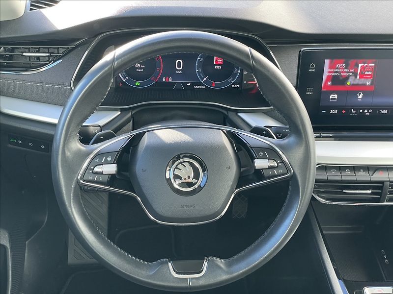 Škoda Octavia 2,0 TDI DSG Style Plus ACC - fotka 8 z 24