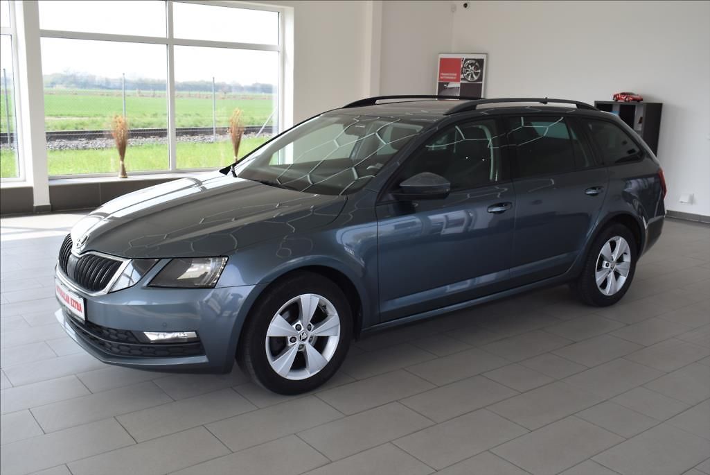 Škoda Octavia 1,6 TDi, DSG,NAVI,serviska,