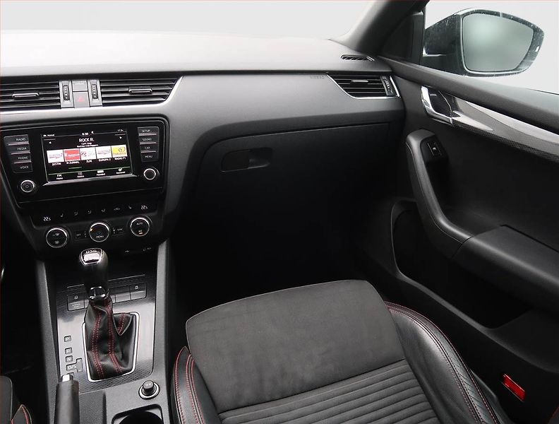 Škoda Octavia (2015) RS 2.0 TSI, Automat - fotka 8 z 22