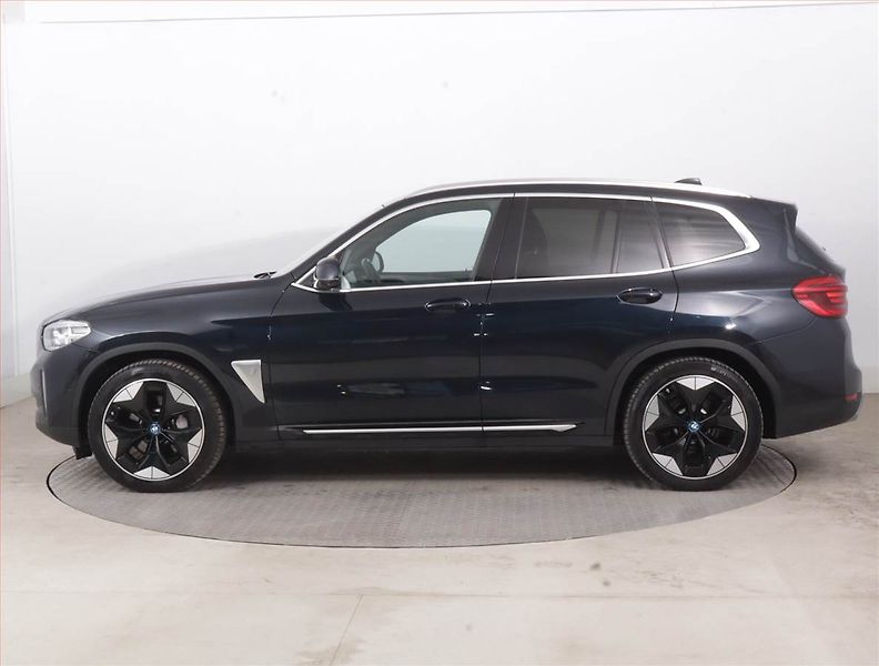 BMW iX3 (2021) 80 kWh, SoH 97% - fotka 3 z 21